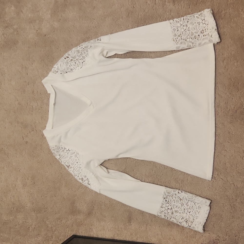 Barely worn White V Neck Lace Blouse